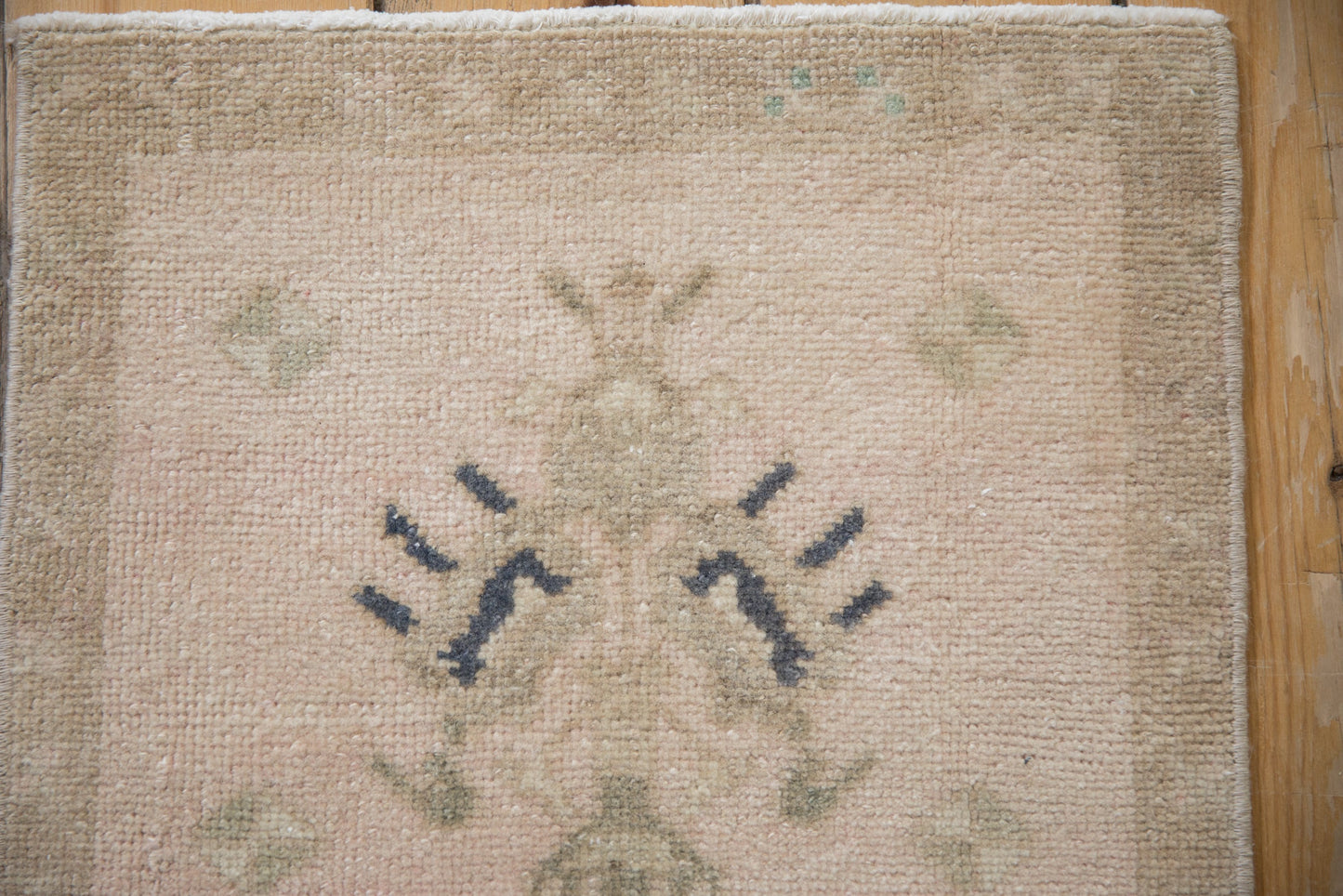 1.5x1.5 Vintage Distressed Oushak Square Rug Mat