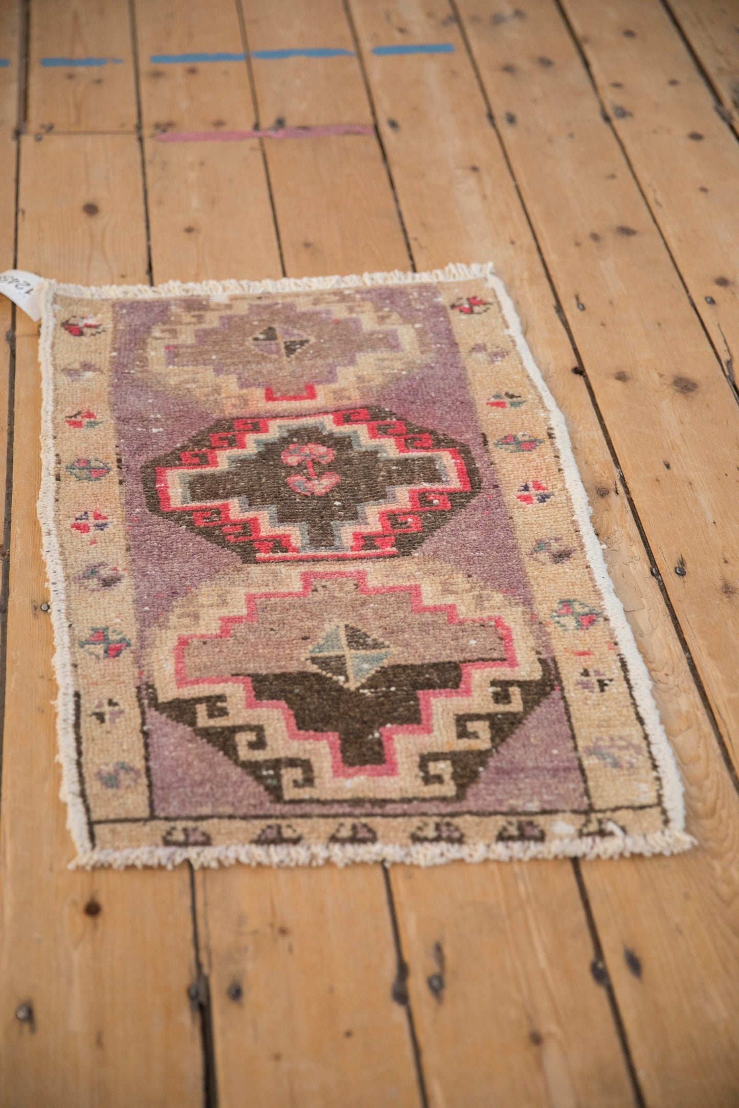 1.5x2.5 Vintage Distressed Kars Rug Mat