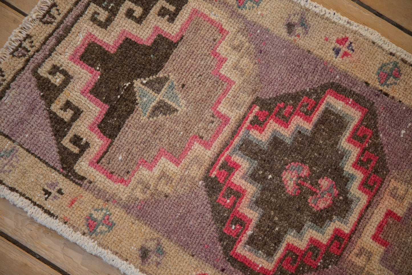 1.5x2.5 Vintage Distressed Kars Rug Mat