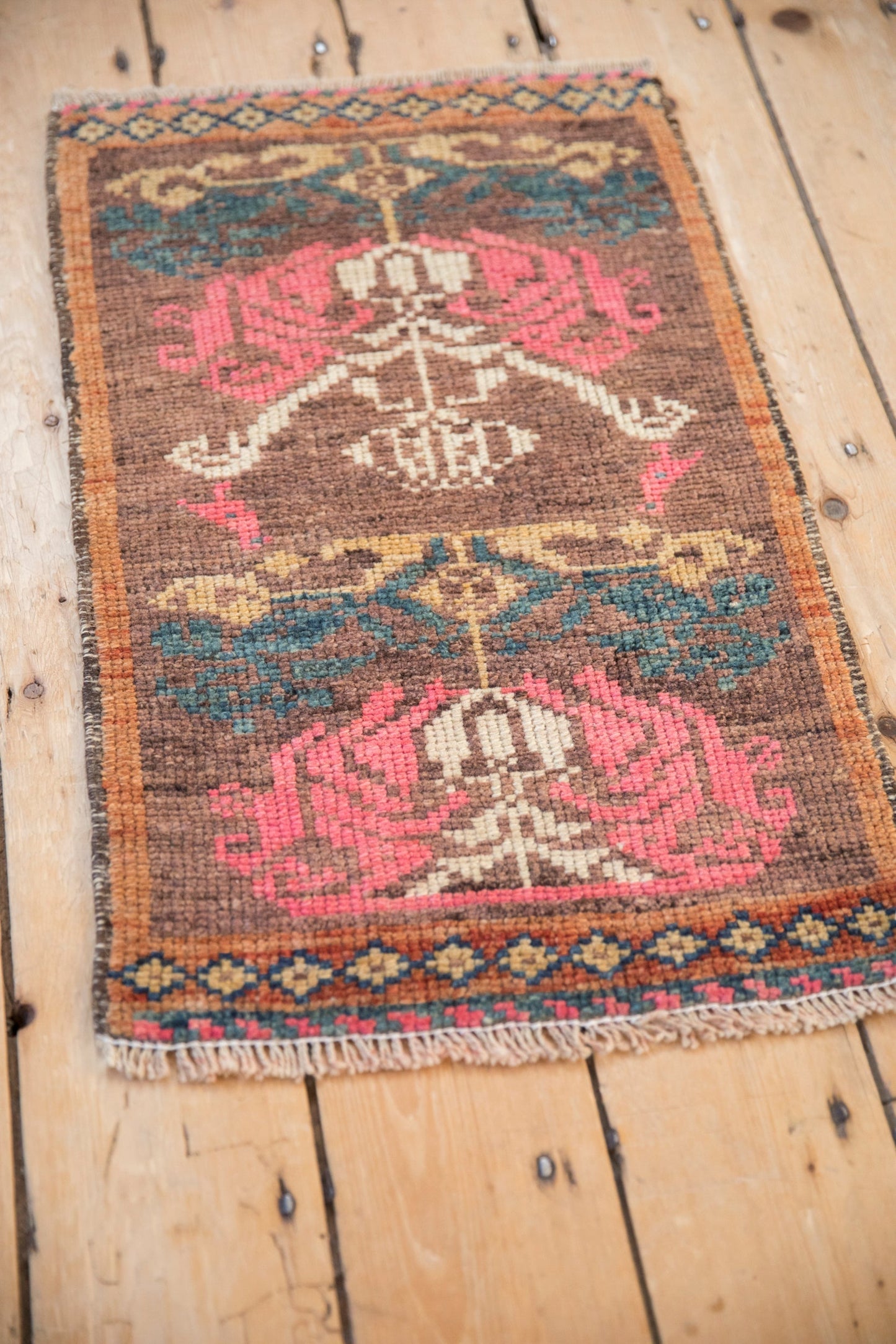 1.5x2.5 Vintage Distressed Kars Rug Mat