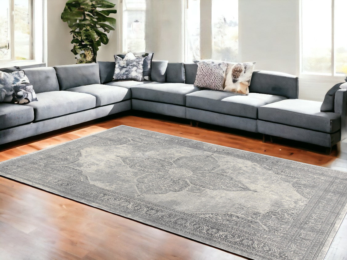 4' X 6' Gray Distressed Medallion Area Rug