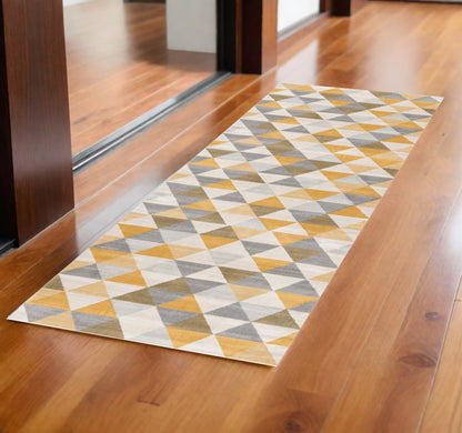 4' X 6' Yellow and Ivory Geometric Area Rug