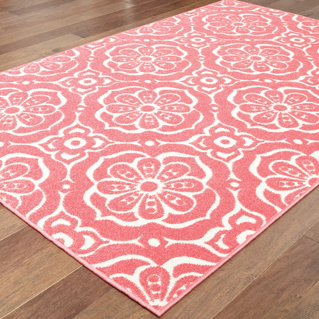 7' x 10' Pink Floral Stain Resistant Indoor Outdoor Area Rug