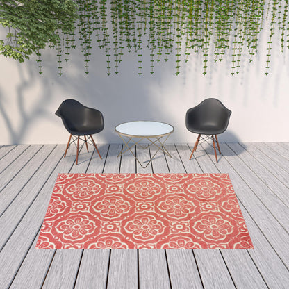 7' x 10' Pink Floral Stain Resistant Indoor Outdoor Area Rug