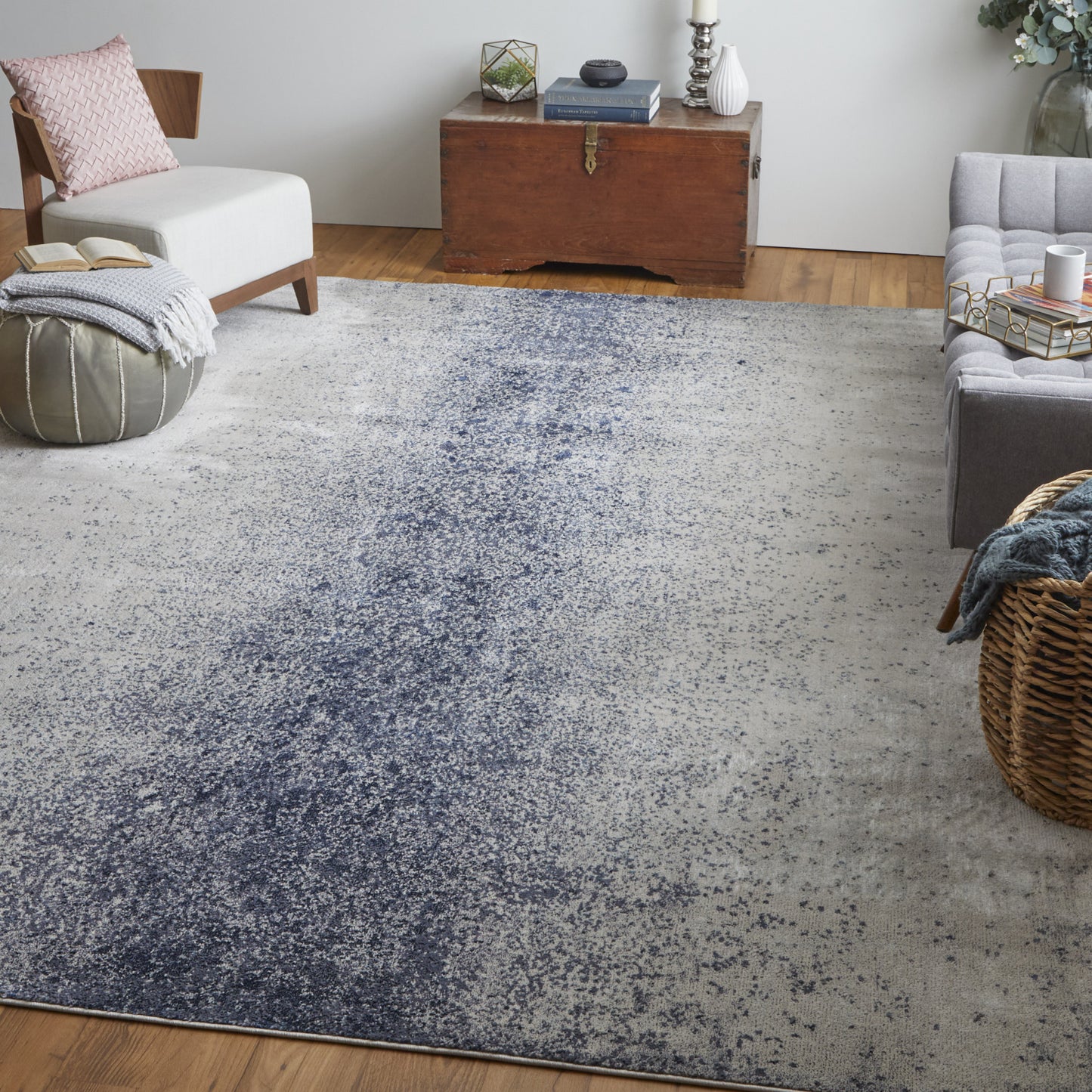 7' X 10' Gray Abstract Area Rug