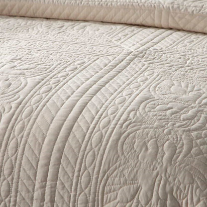 King Size 3 Piece Reversible Scalloped Edges Microfiber Quilt Set in Cream