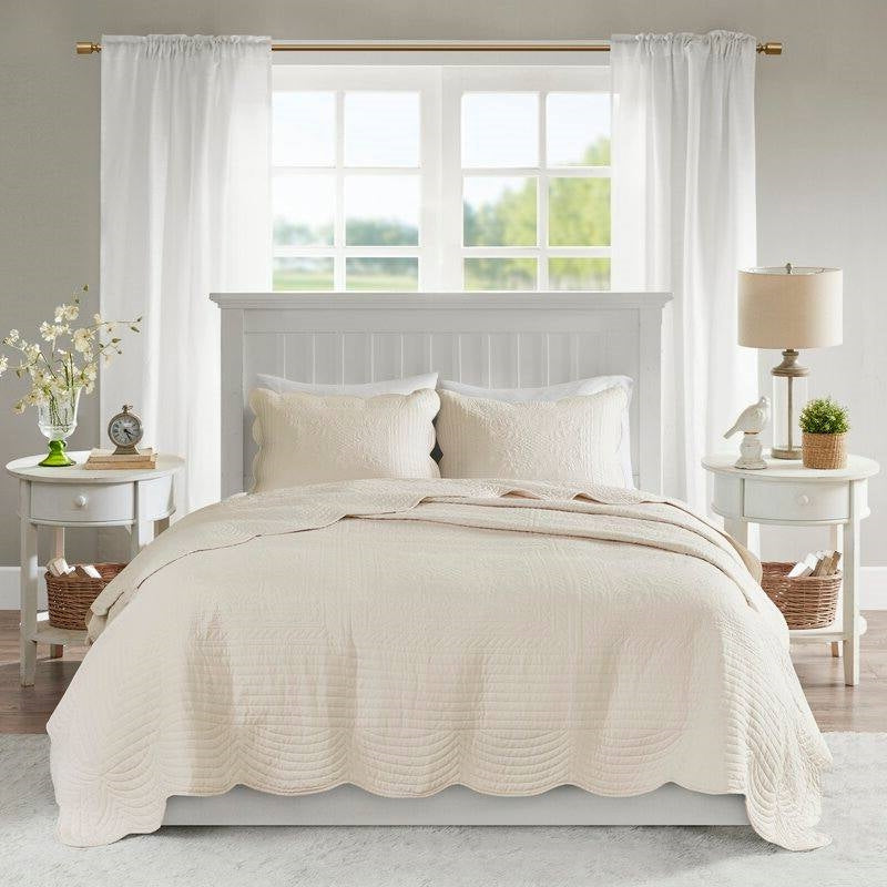 Full/Queen size 3-Piece Reversible Scalloped Edges Microfiber Quilt Set in Cream