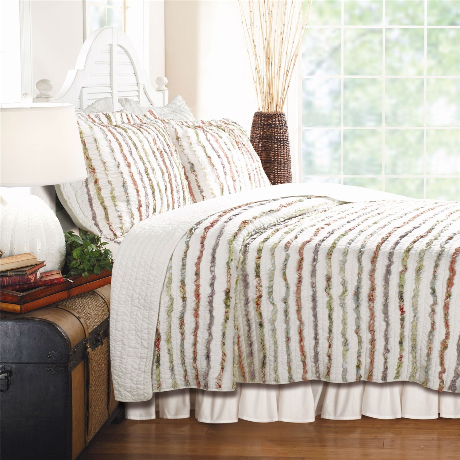 Twin size 100% Cotton Ruffle Stripes Quilt Set - Machine Washable