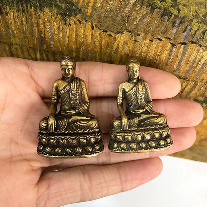 Retro Brass Buddha Sakyamuni Statue Mini Portable Pocket Sitting Buddha Sculpture Home Decor Office Desk Decorations Ornaments