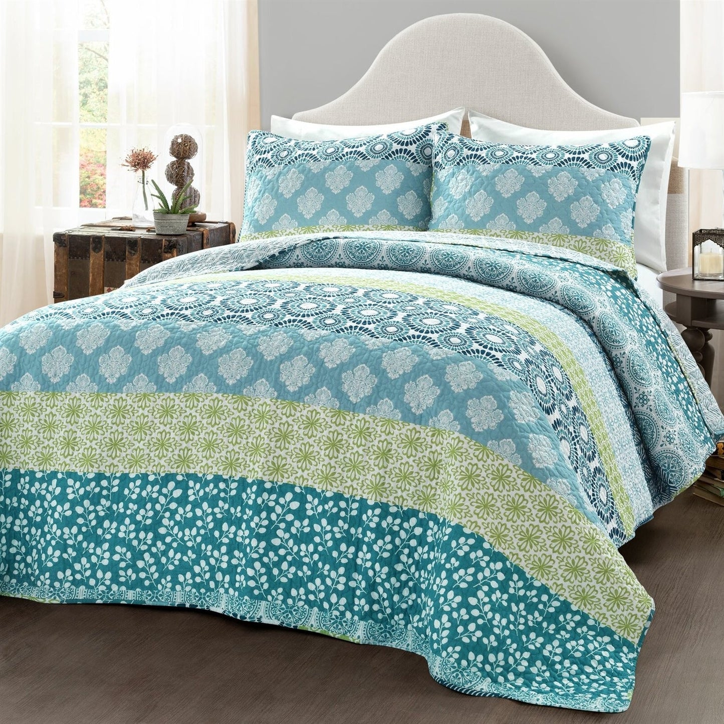 King size Cotton 3 Piece Reversible Blue White Green Floral Damask Quilt Set