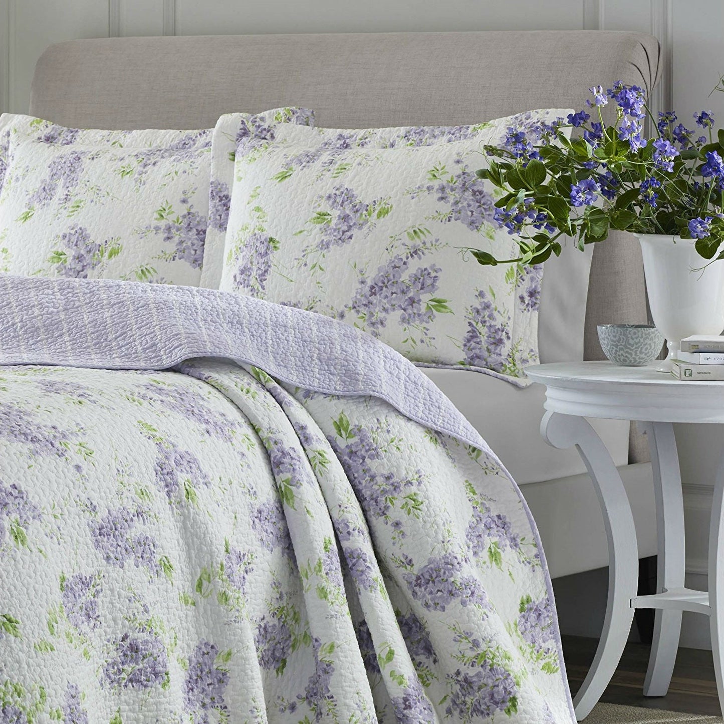 Full / Queen size 3-Piece Cotton Quilt Set with White Purple Floral Pattern