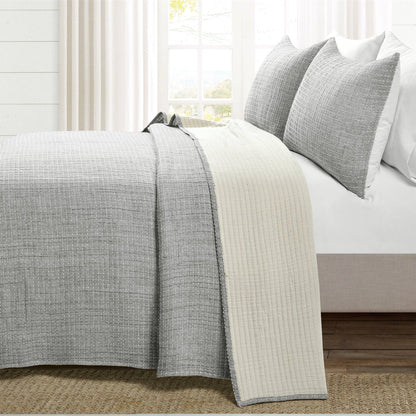 Full/Queen Size 3-Piece Reversible Cotton Yarn Woven Quilt Set in Grey Cream