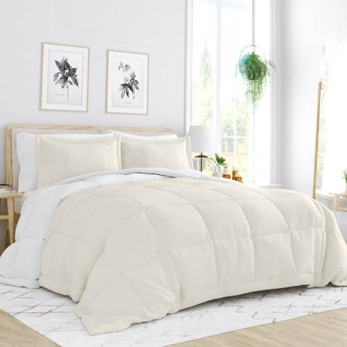 Full/Queen size 3-Piece Microfiber Reversible Comforter Set in White and Cream