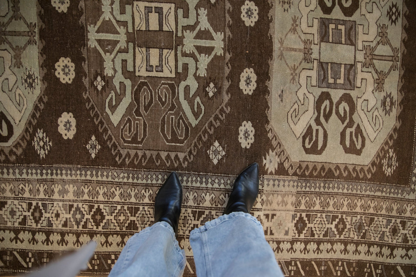 5.5x8.5 Vintage Distressed Kars Carpet